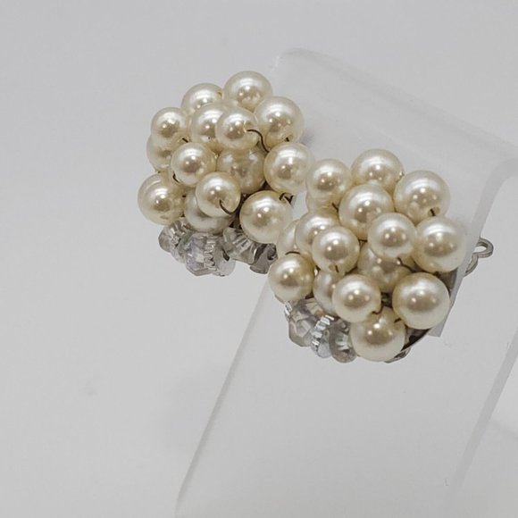 Vintage Faux Pearl Cluster Stud Earrings Japan Signed Clip Ons Nice Clasp P4 - Picture 10 of 10